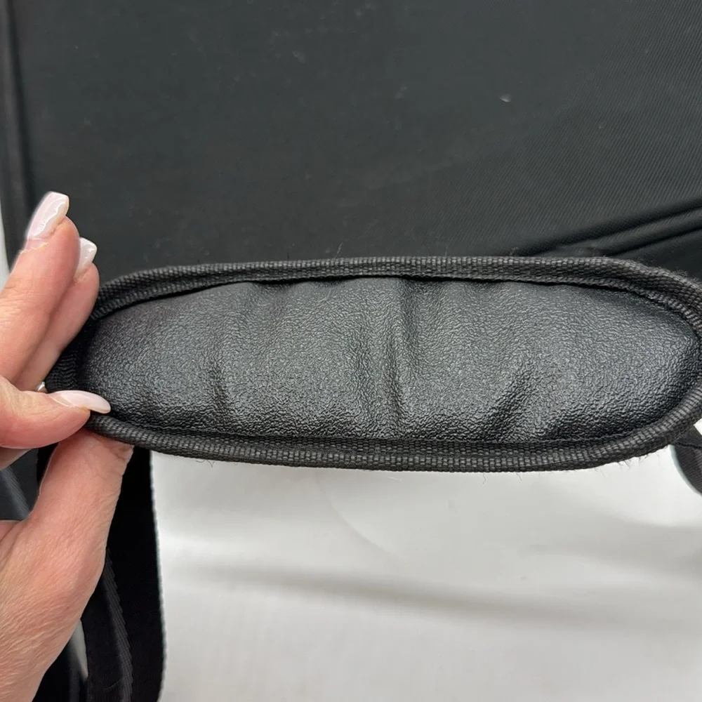 Solo Black Leather Laptop Bag TOT7506B